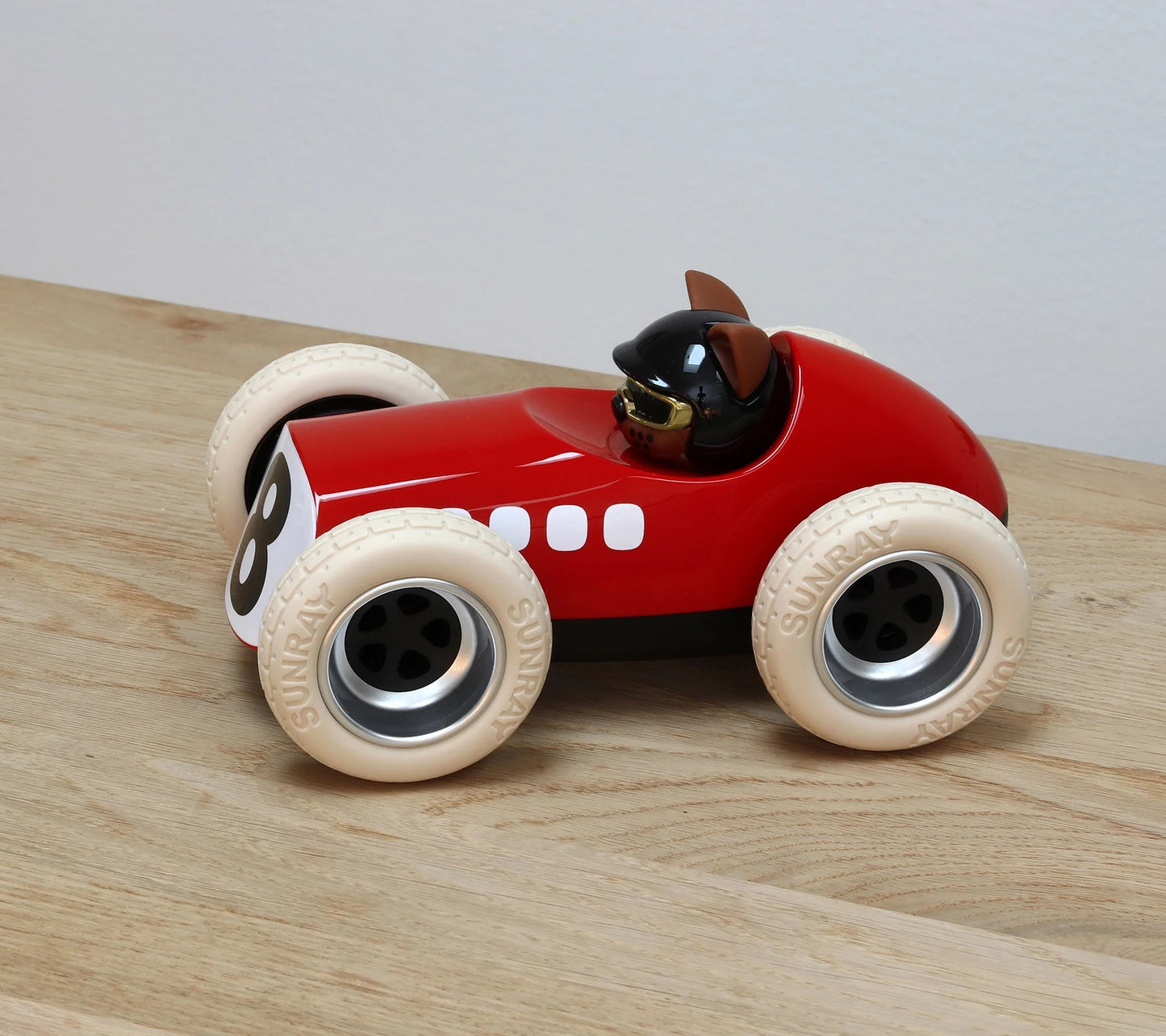 Egg Hardy | Playforever — Roadster rosso brillante