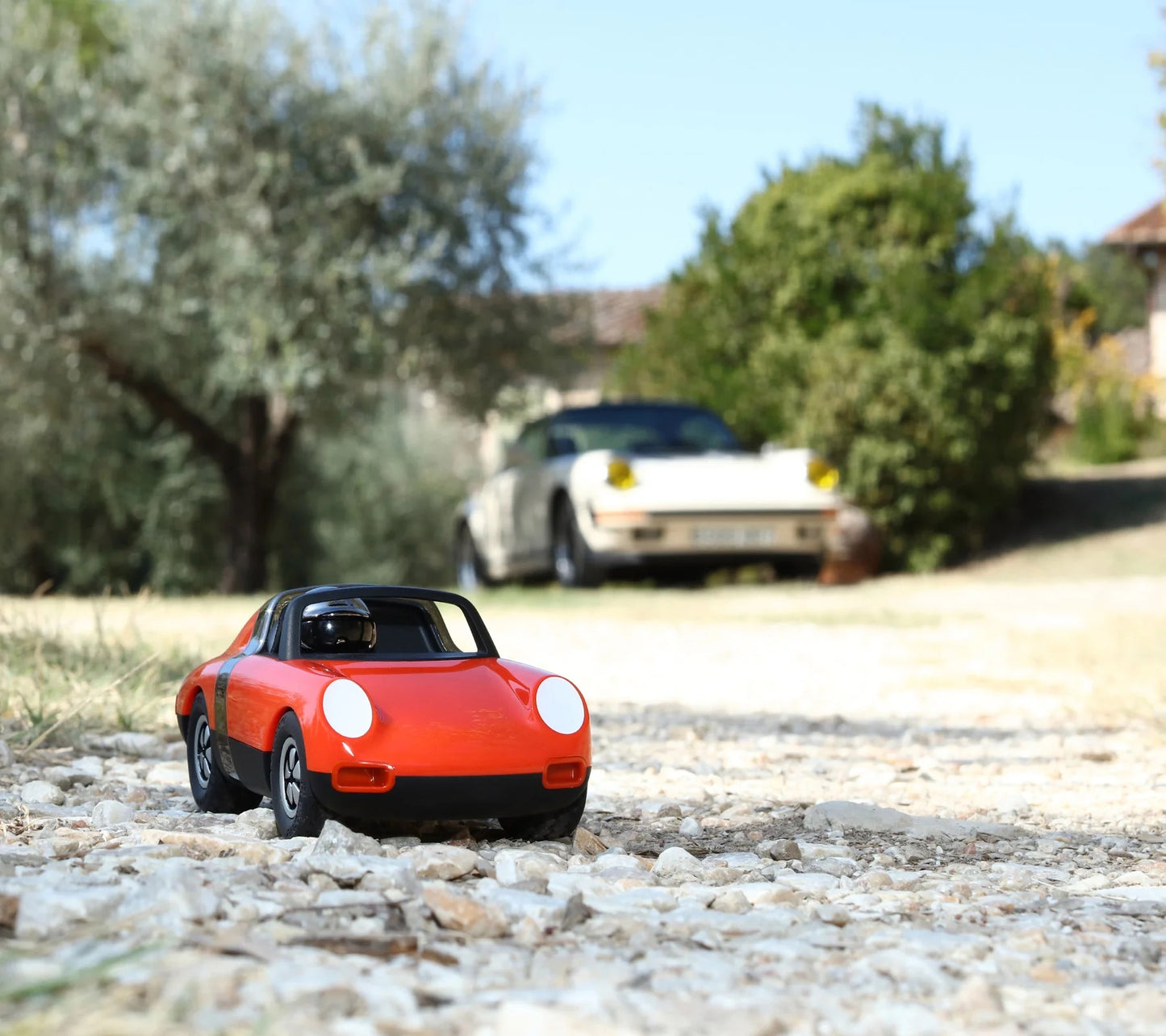 Luft Biba | Playforever — Auto sportiva arancione classica
