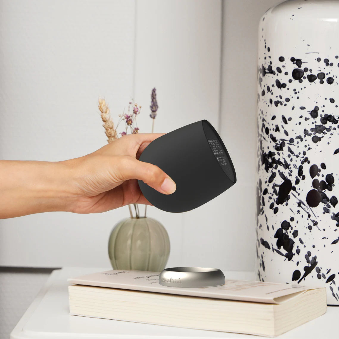 Sveglia Bell – Design intuitivo e wireless per risvegli rilassanti | Kreafunk