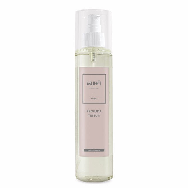 Spray Tessuti Talco e Muschio 250ml – cuore floreale e soffice muschio bianco per tessuti – Muhà