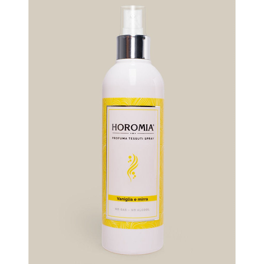 Deo Tessuti Spray Vaniglia e Mirra 250ml – Profumatore Tessile con Fragranza Calda e Avvolgente per Capi e Ambienti | Horomia