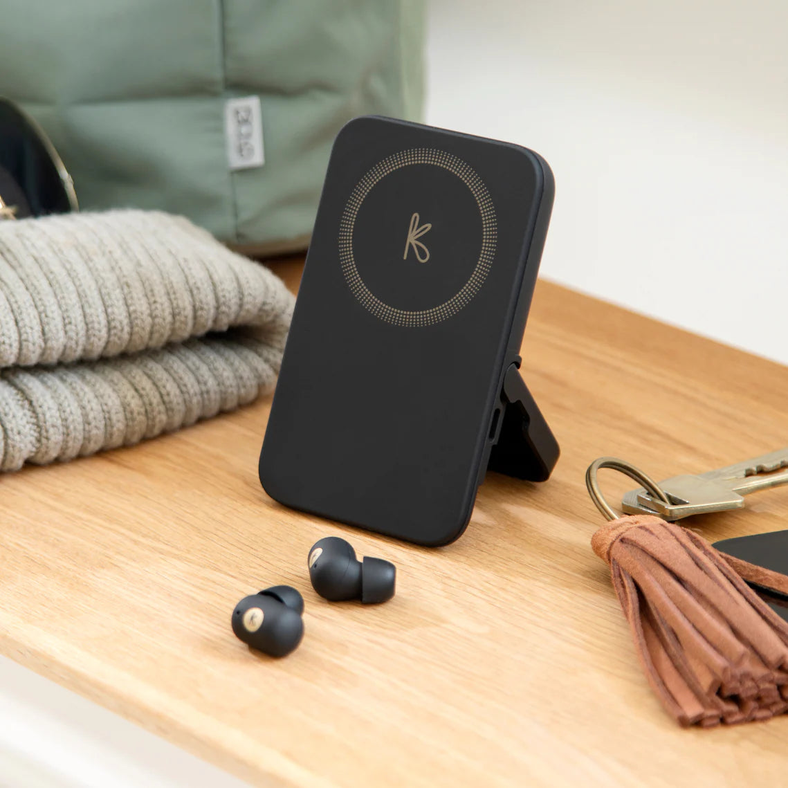 toCHARGE GO – Power bank con auricolari e ricarica wireless | Kreafunk