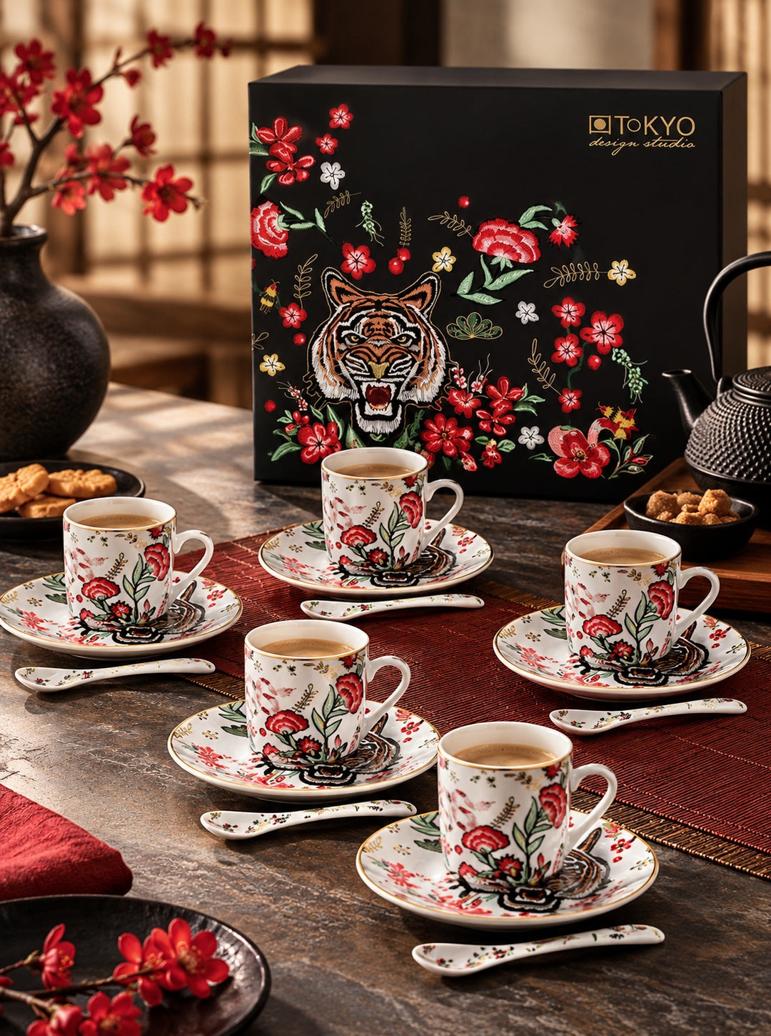 Tokyo Design Studio Magical Tiger Set Espresso 18 Pezzi – 6 Tazzine 60 ml con Piattini e Cucchiaini