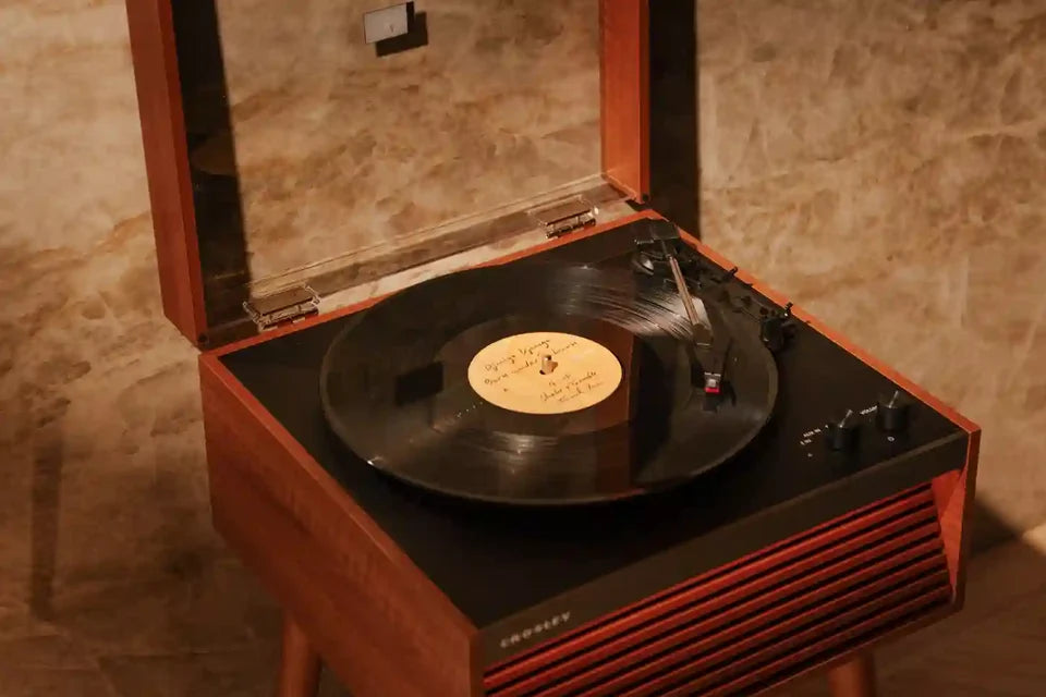 Dean Natural – Giradischi con LED, Bluetooth e gambe rimovibili | Crosley