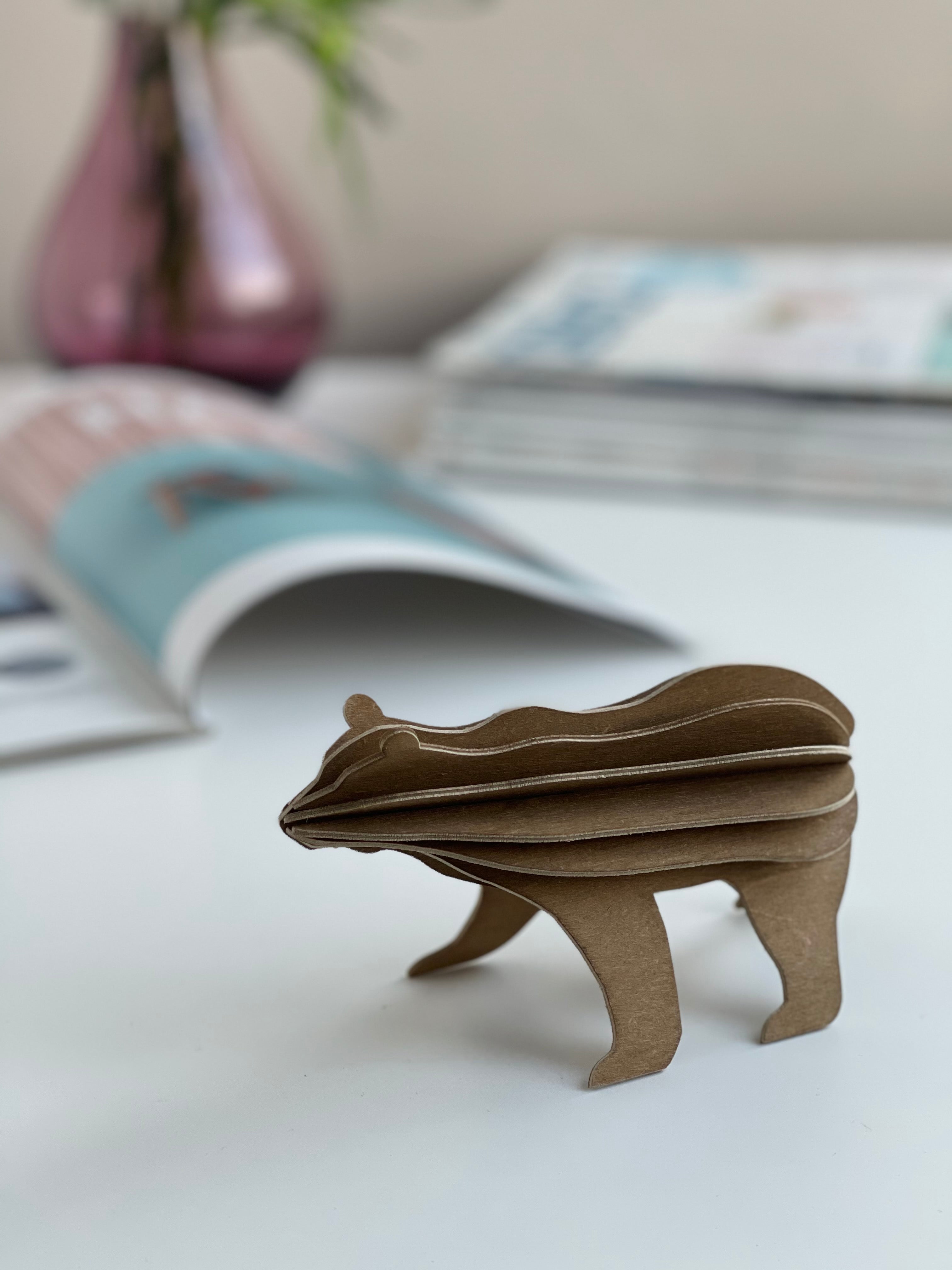 Lovi Bear "Brown" 13,5 cm – Decorazione in legno 3D naturale per casa e regalo | Lovi