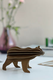 Lovi Bear "Brown" 13,5 cm – Decorazione in legno 3D naturale per casa e regalo | Lovi