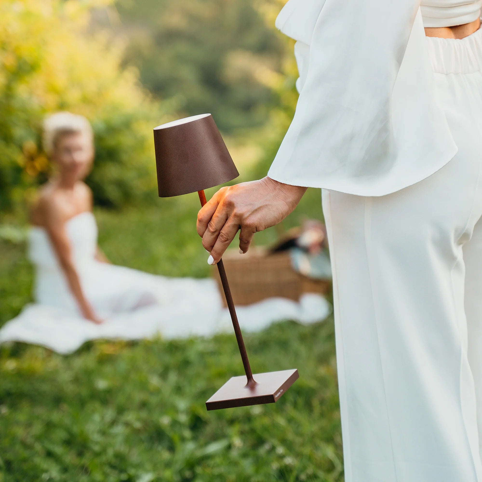 Poldina – Lampada da tavolo ricaricabile design moderno | Zafferano
