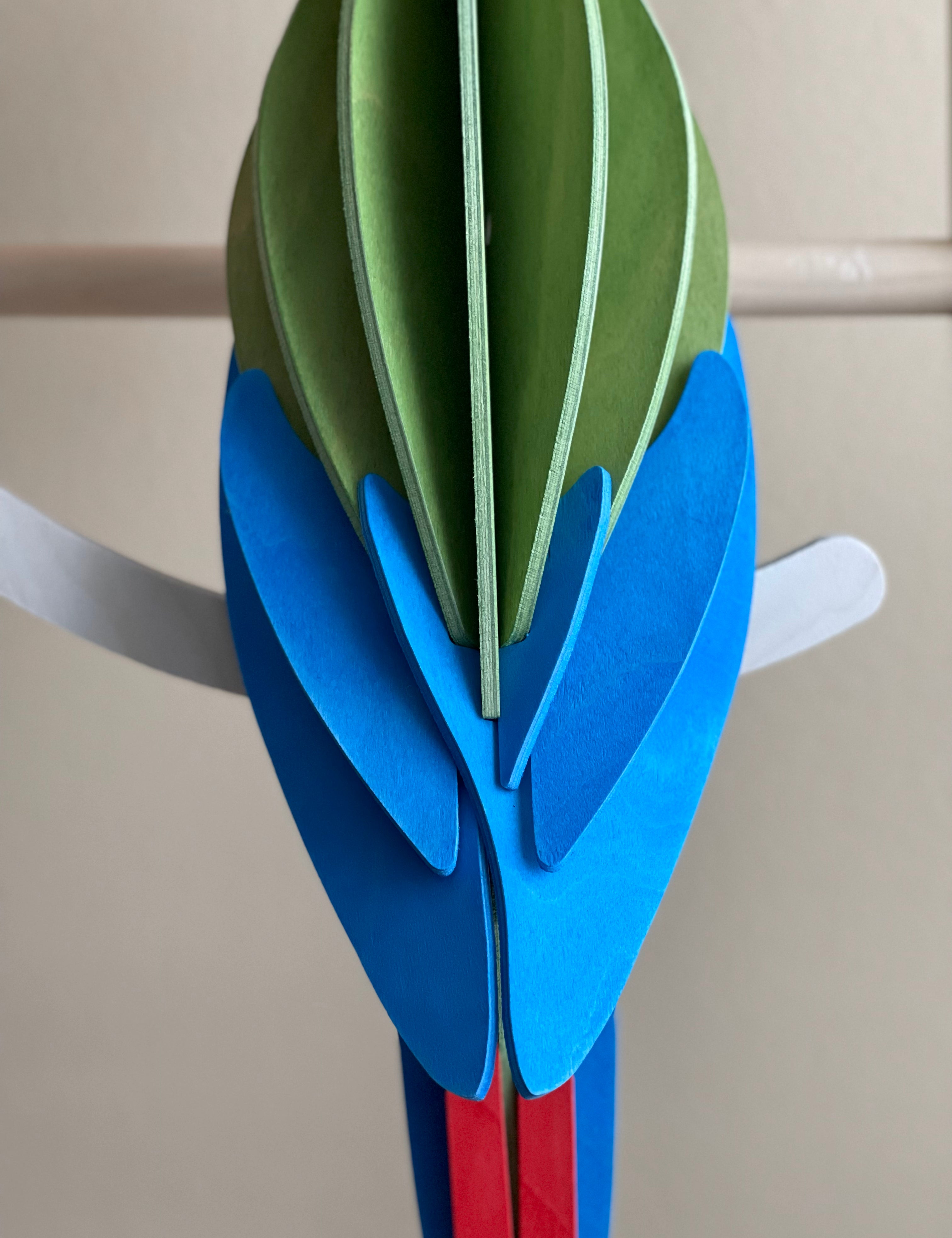 LoviParrot50cmGreen-GreatGreenMacaw_backdetail.jpg