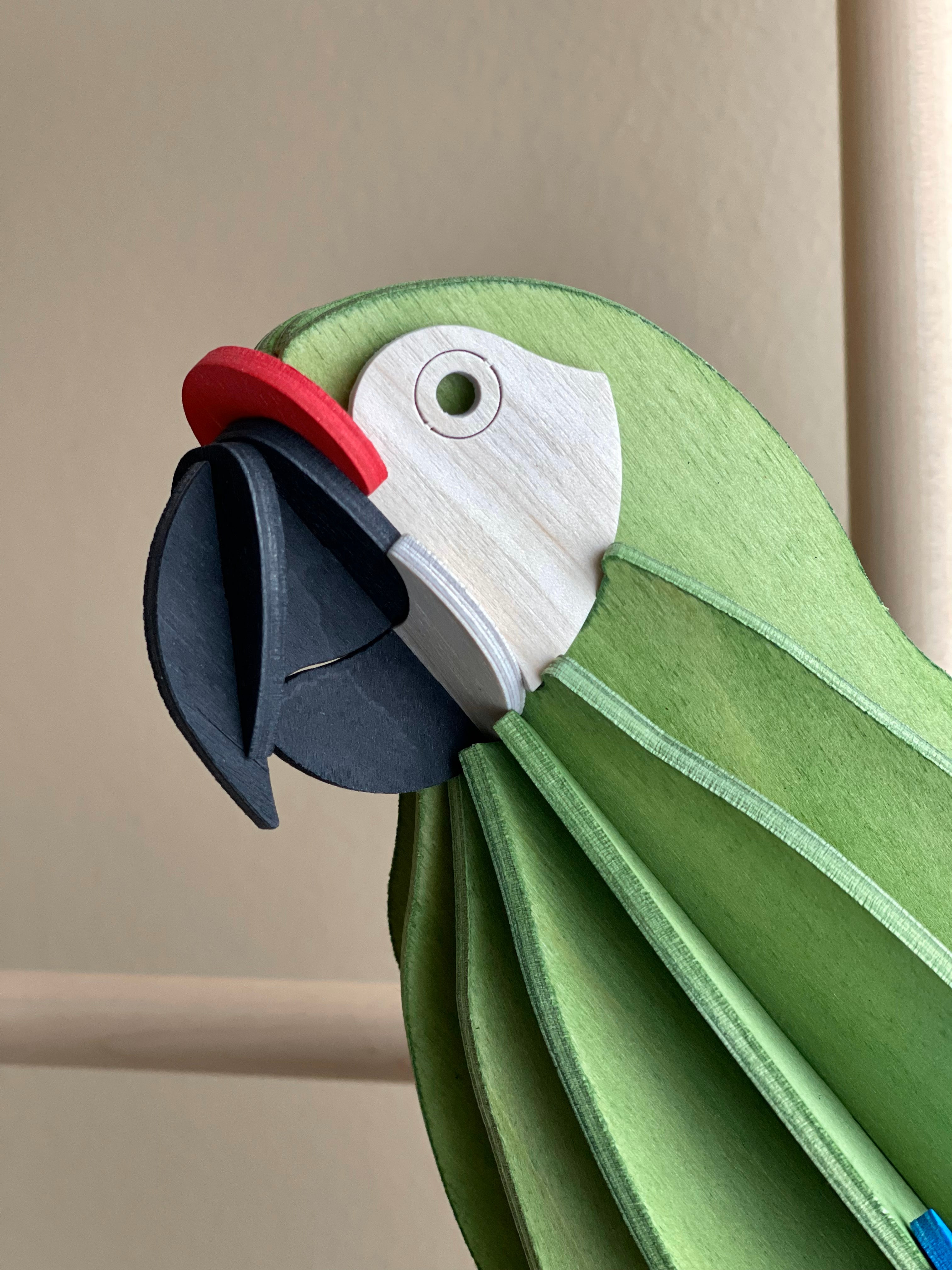 Pappagallo Great Green Macaw  50cm – Decorazione Tropicale in Legno | Lovi