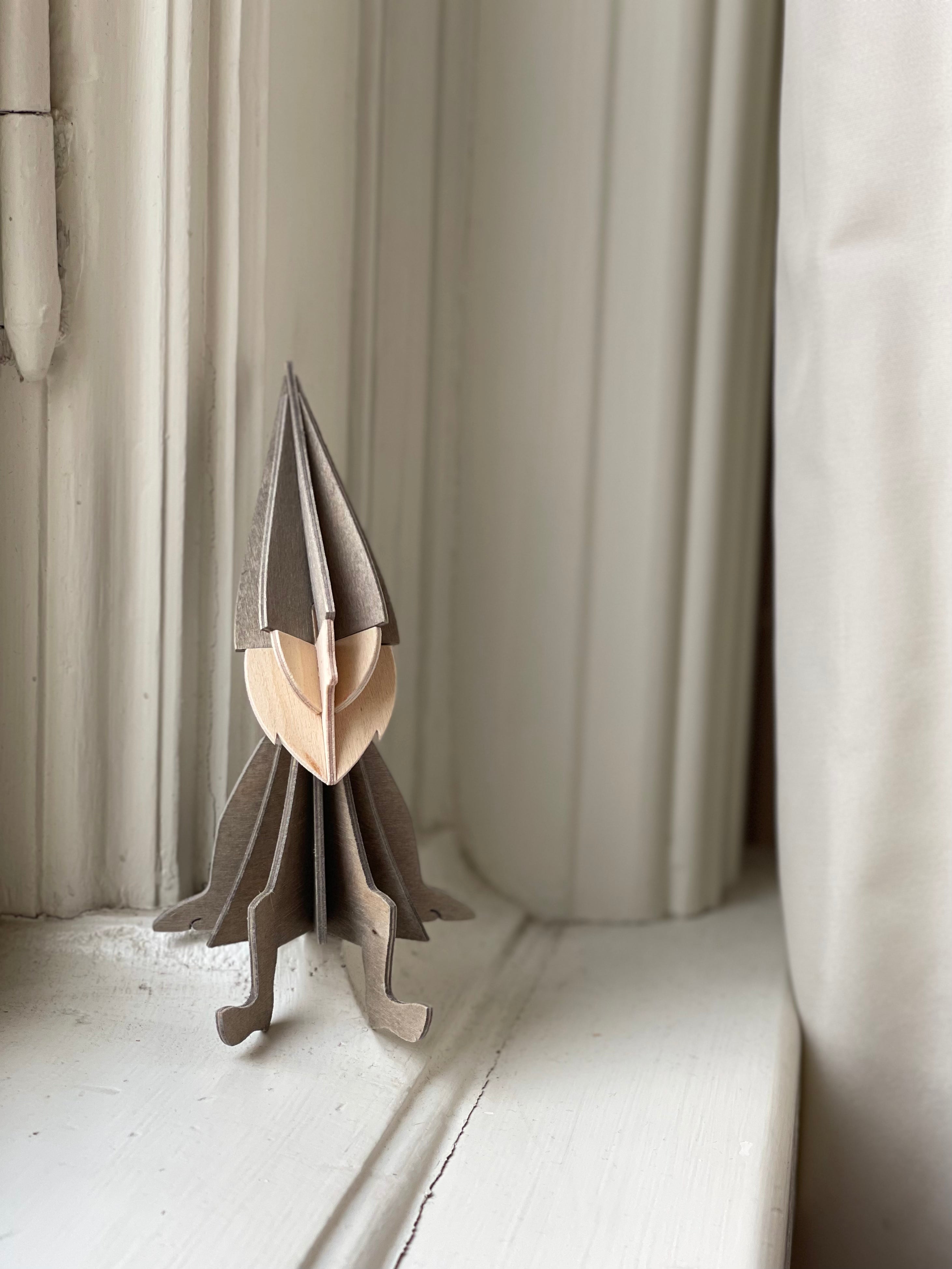 Lovi Elf "Grey" 12cm – Decorazione in legno 3D per casa e Natale | Lovi