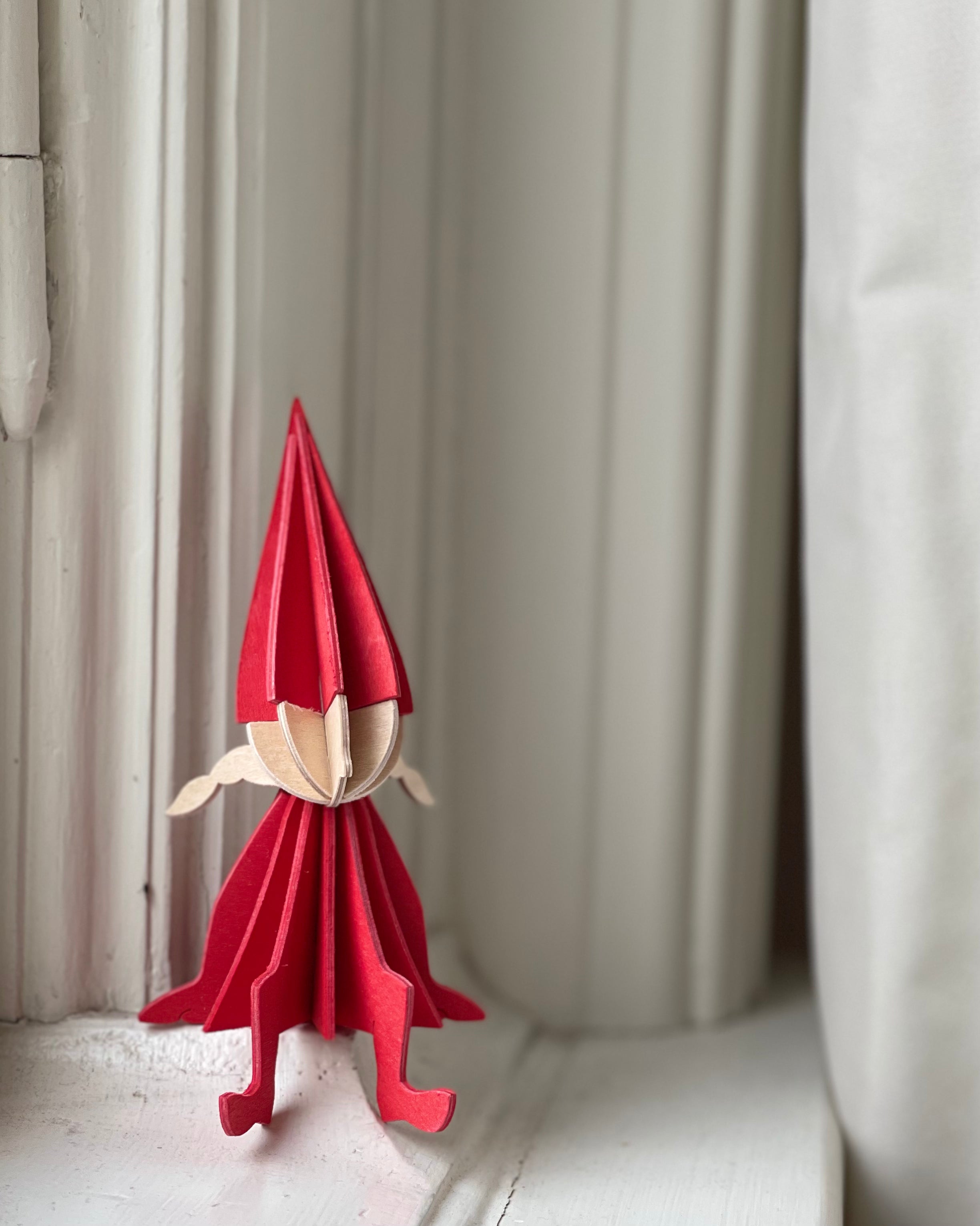 Lovi Elf Girl "Bright Red" 16cm – Decorazione in legno 3D per casa e Natale | Lovi