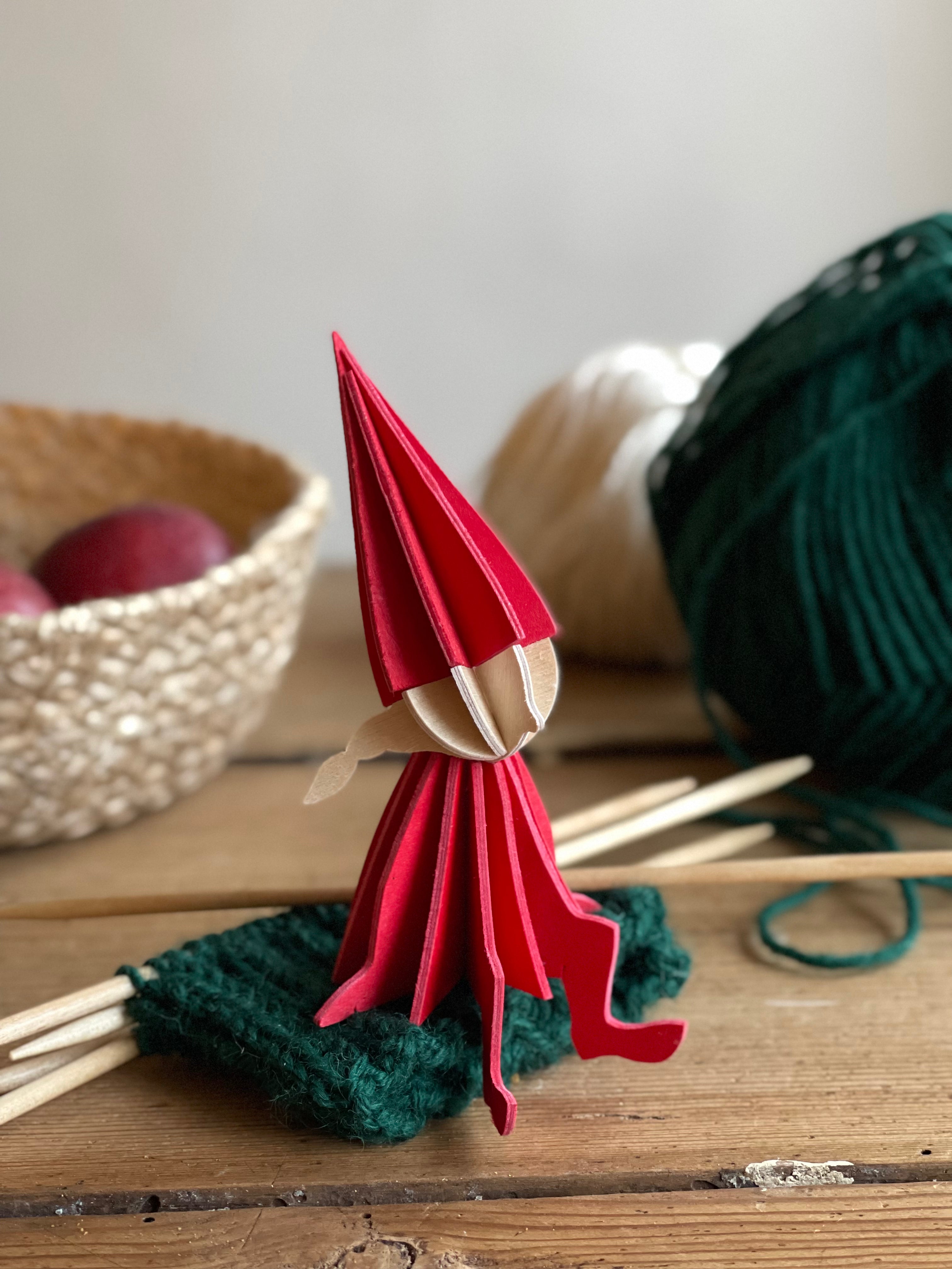 Lovi Elf Girl "Bright Red" 16cm – Decorazione in legno 3D per casa e Natale | Lovi