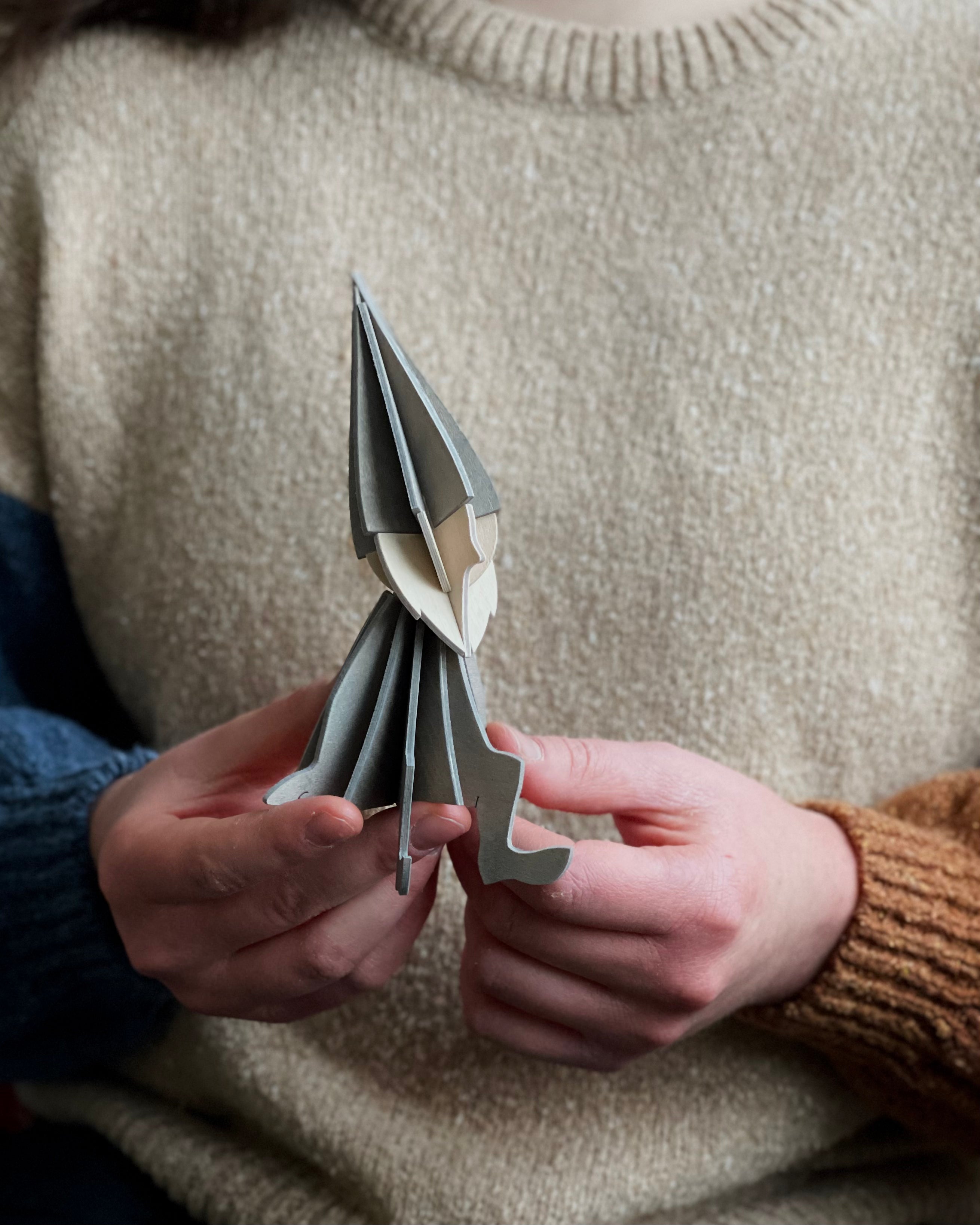 Lovi Elf "Grey" 16cm – Decorazione in legno 3D per casa e Natale | Lovi