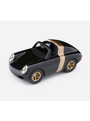 Luft Crow | Playforever — Auto sportiva nero‑oro classica
