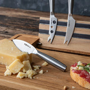 Set Formaggi Party – Coltelli e Tagliere da Portata | BOSKA