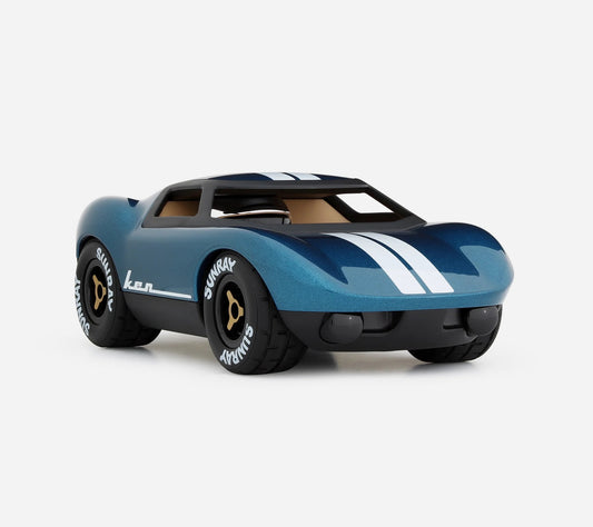 Ken Cash | Playforever — Auto da corsa Ken Miles anni ’60