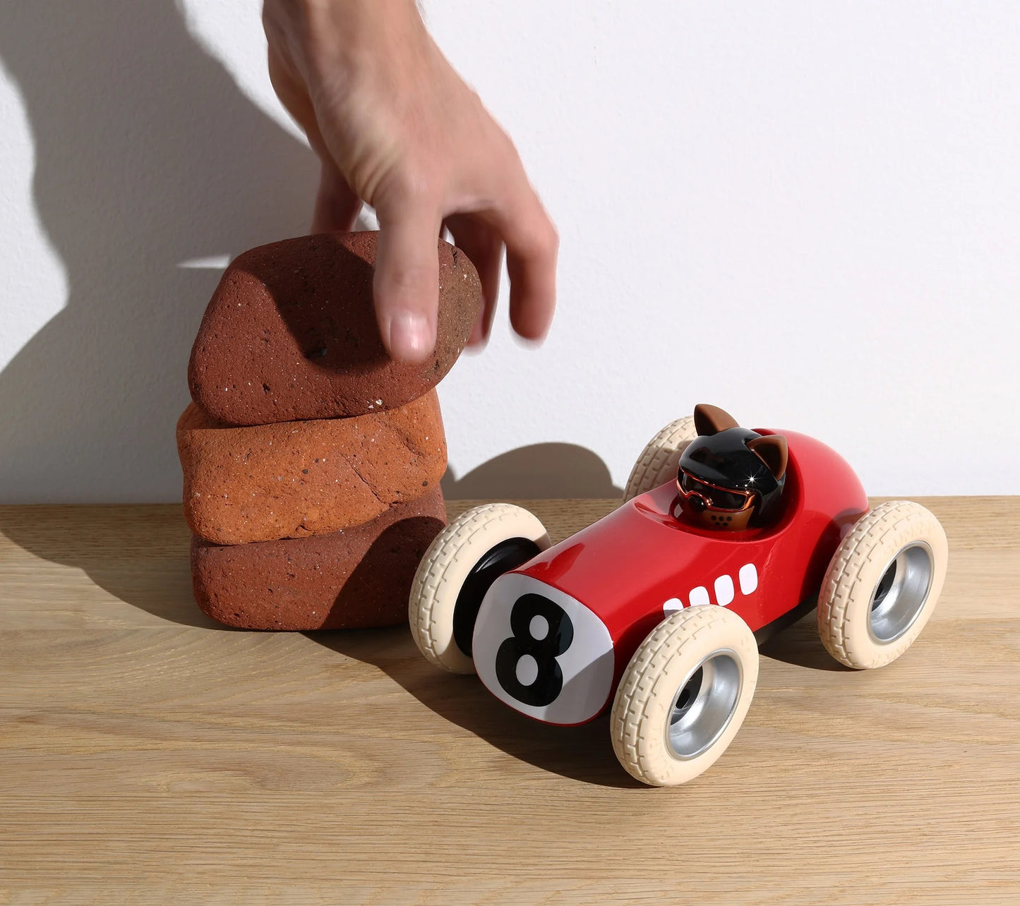 Egg Hardy | Playforever — Roadster rosso brillante