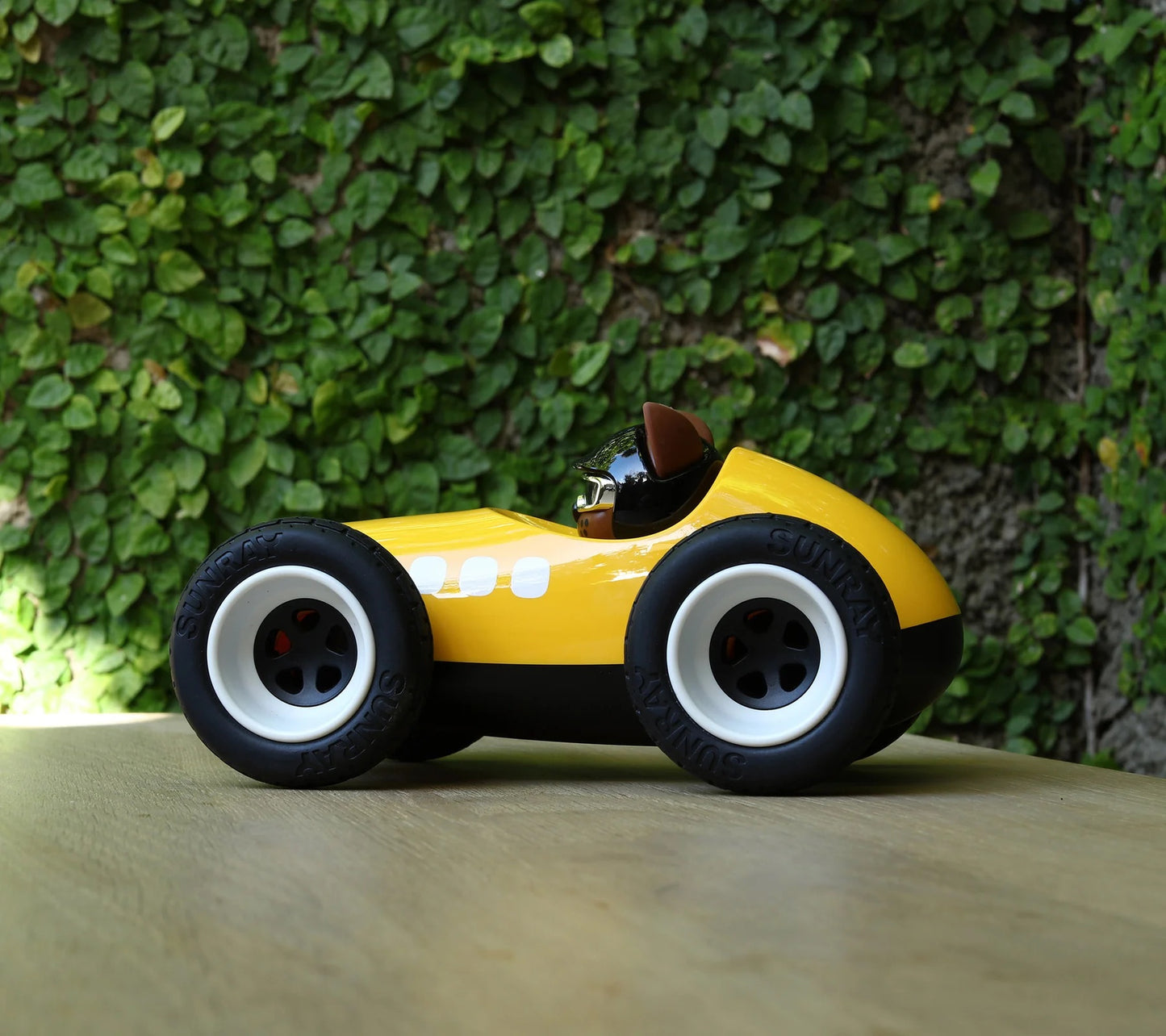 Egg Sunnysider | Playforever — Roadster dalle linee simpatiche