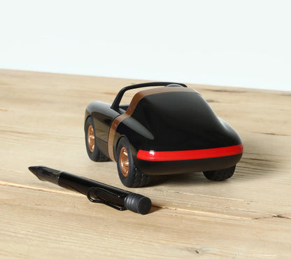 Luft Crow | Playforever — Auto sportiva nero‑oro classica