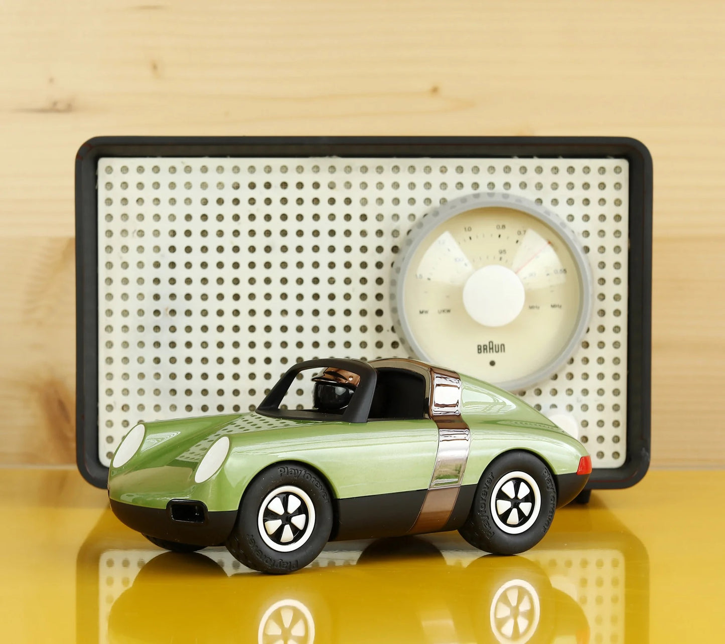 Luft Hopper | Playforever — Auto sportiva verde metallizzato