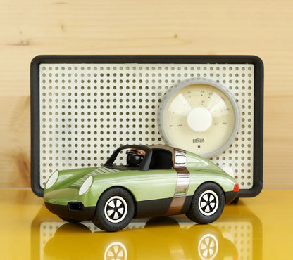 Luft Hopper | Playforever — Auto sportiva verde metallizzato