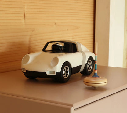 Luft Pfeiffer | Playforever — Auto elegante ispirata alla Porsche 911