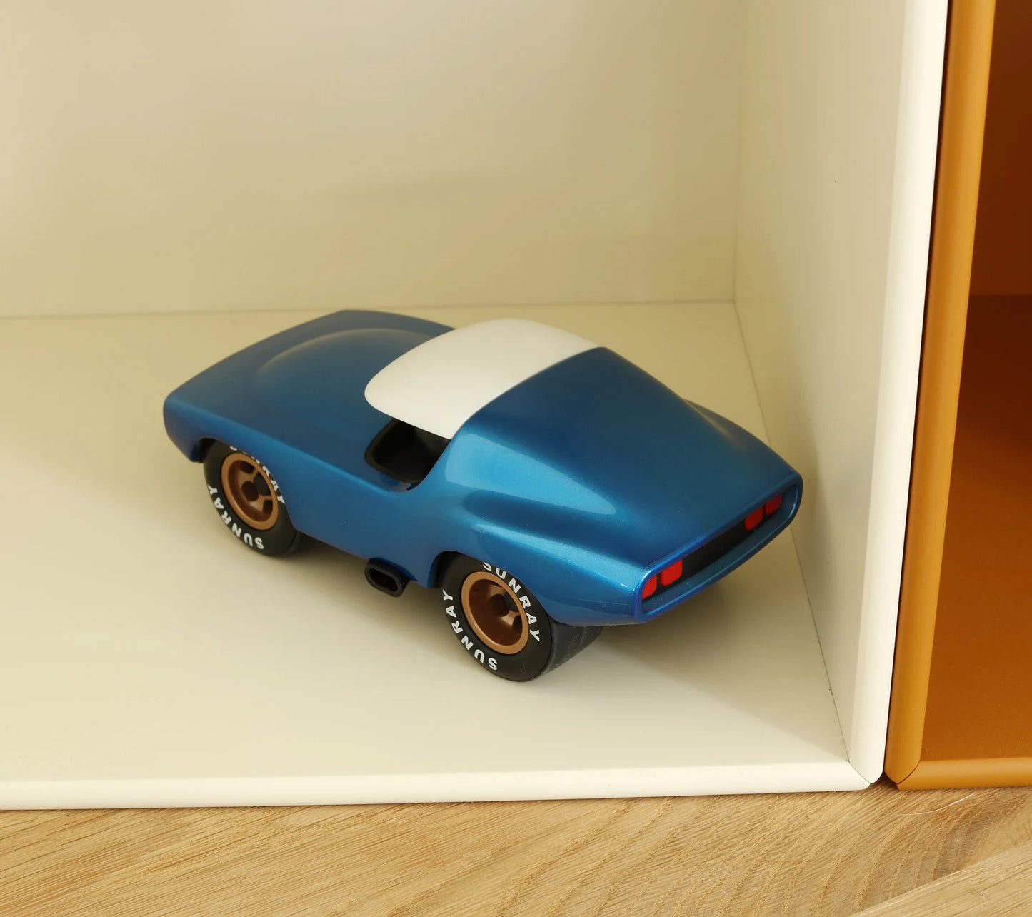 Lead Belly Sonny | Playforever — Muscle Car blu metallizzato