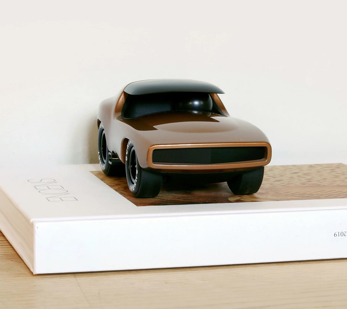 Lead Belly Burnside | Playforever — Muscle Car vintage oro