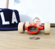 Verve Malibu Benjamin | Playforever — Auto giocattolo in stile racing vintage