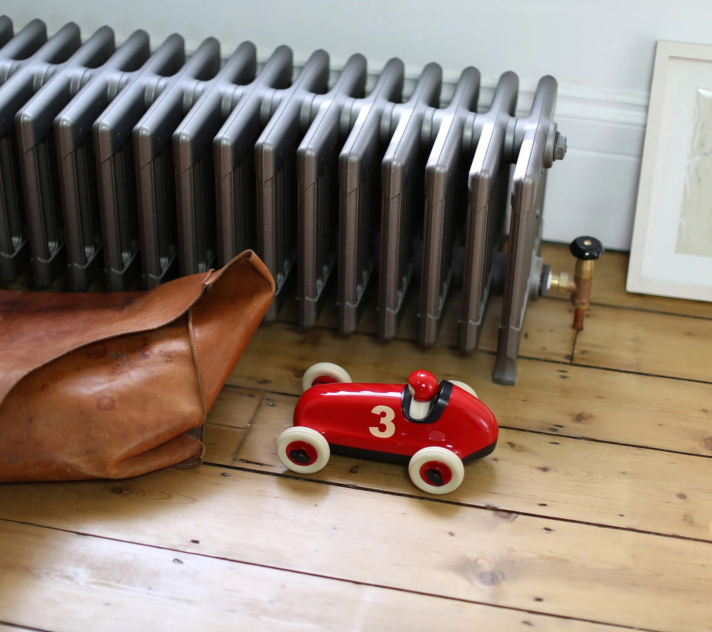 Bruno Red | Playforever — Auto da corsa vintage grande scala