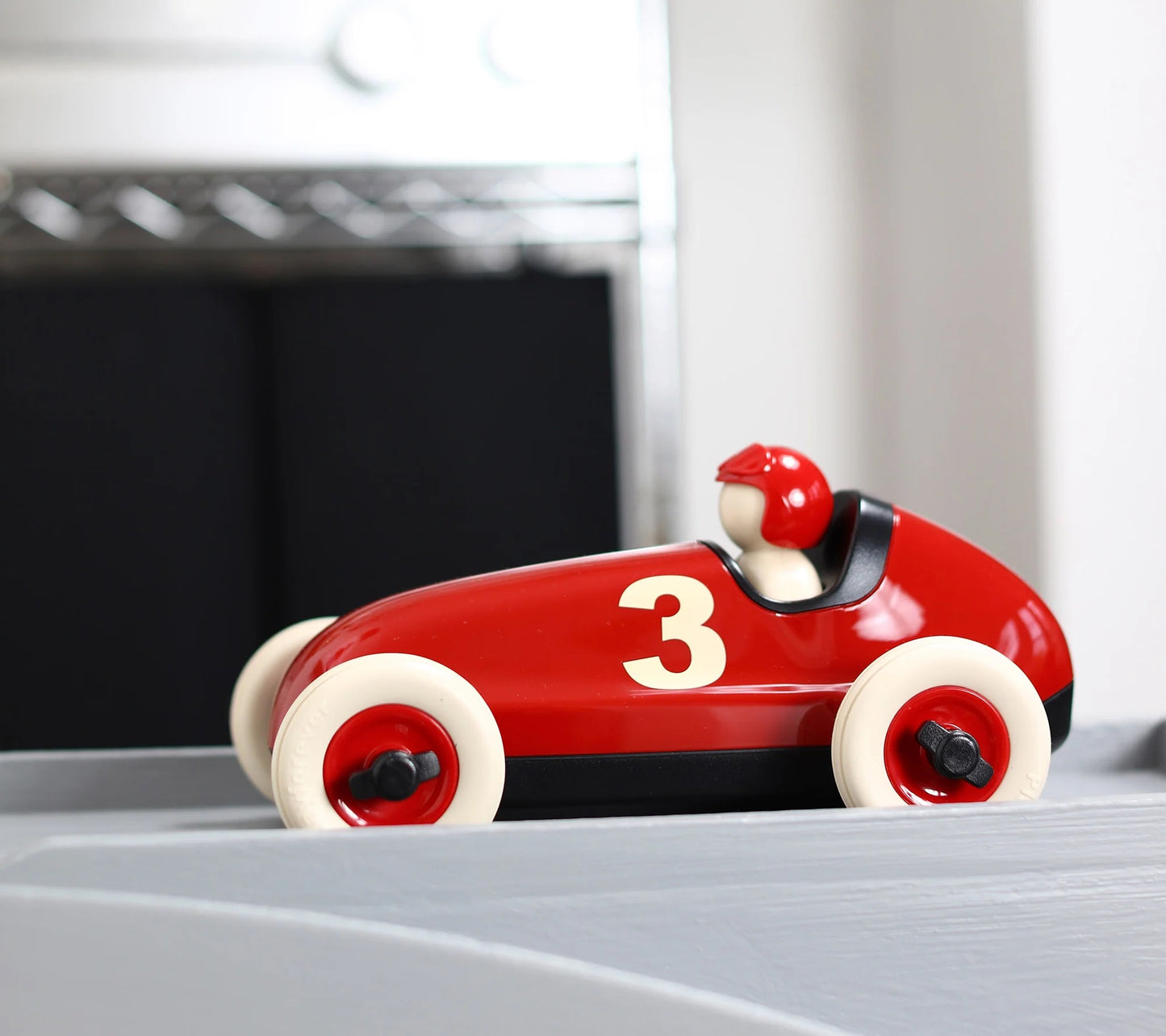 Bruno Red | Playforever — Auto da corsa vintage grande scala