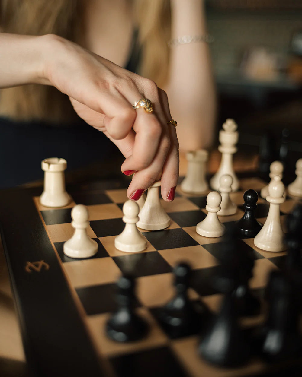 Chess – Anna Cramling Edition – Scacco in legno elegante | Printworks