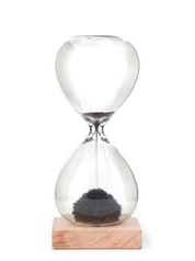 Clessidra Magnetica in Vetro – Design creativo e base in legno | Kikkerland
