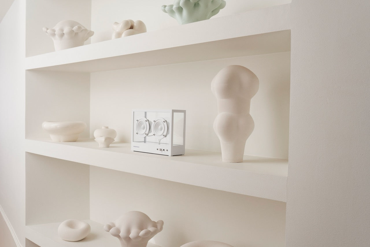 Small Transparent Speaker – Bianco | Design Minimal e Suono Hi-Fi