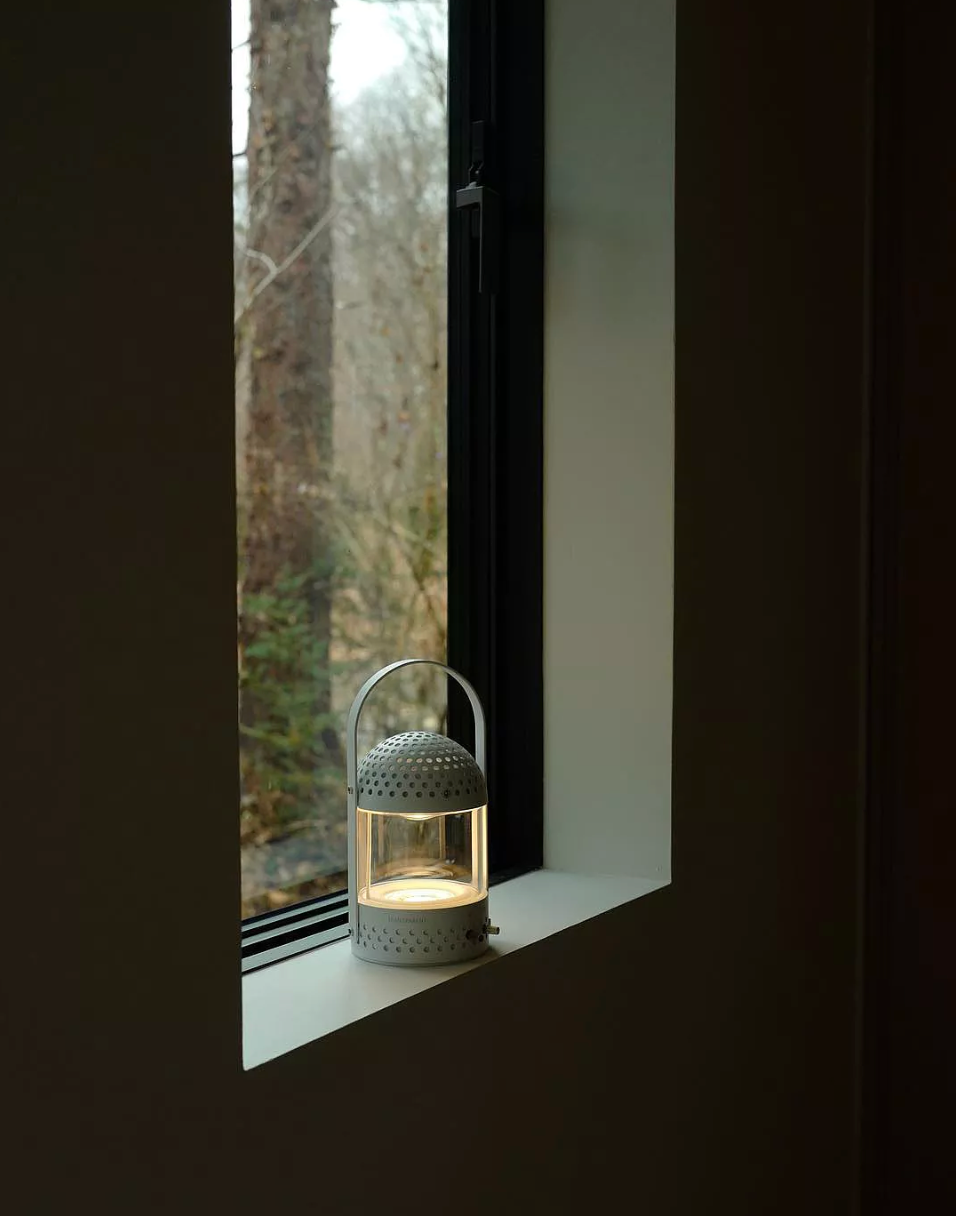 Light Speaker White – Speaker Portatile Bluetooth con Luce LED e Design Trasparente