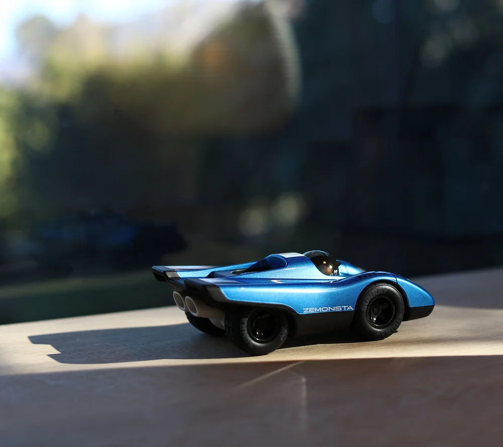 Zemonsta Hans – Auto da corsa giocattolo di design | Playforever