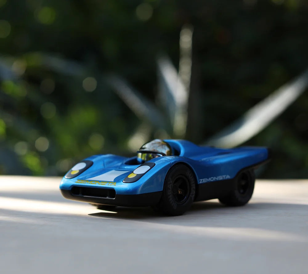 Zemonsta Hans – Auto da corsa giocattolo di design | Playforever