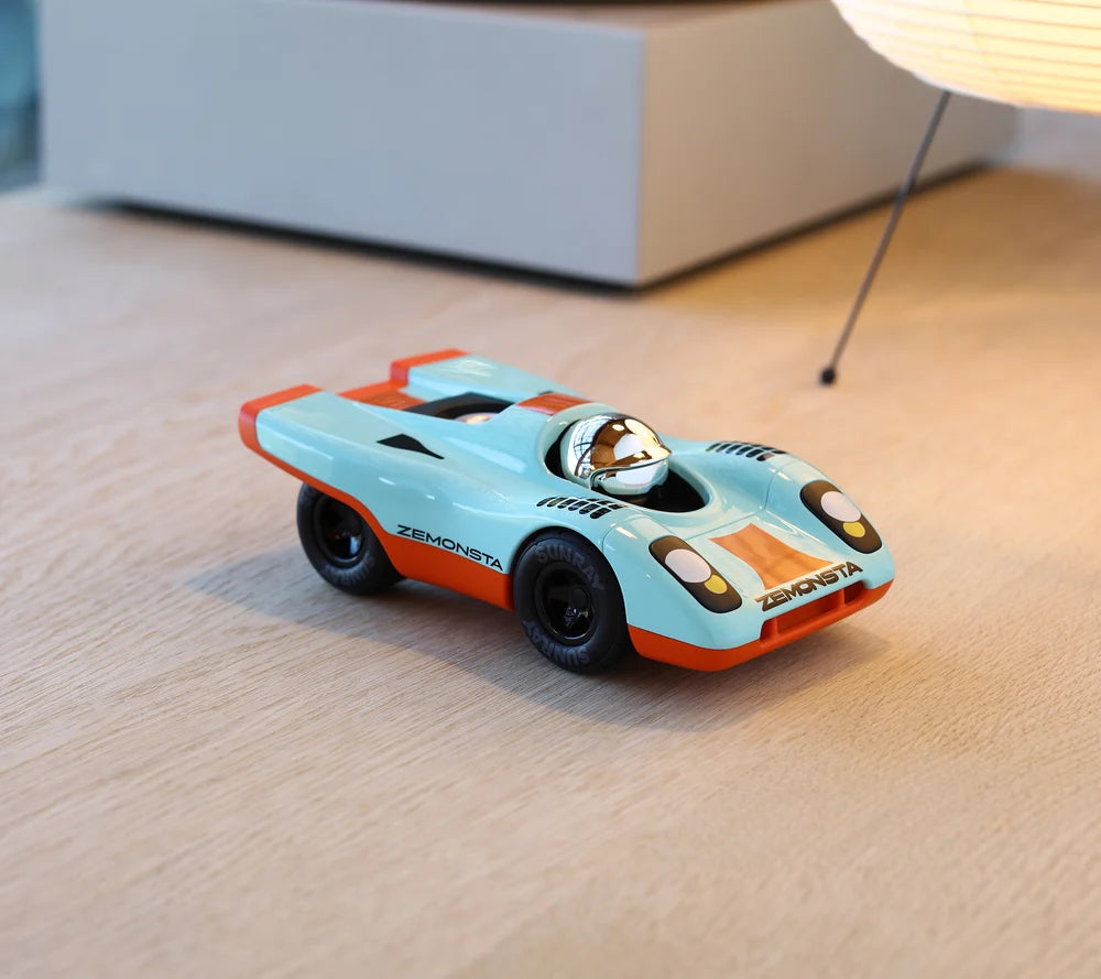 Zemonsta Klaus – Auto da corsa giocattolo di design | Playforever