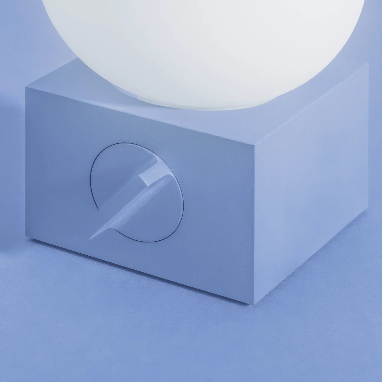 POP – Lampada Portatile con Powerbank | Native Union
