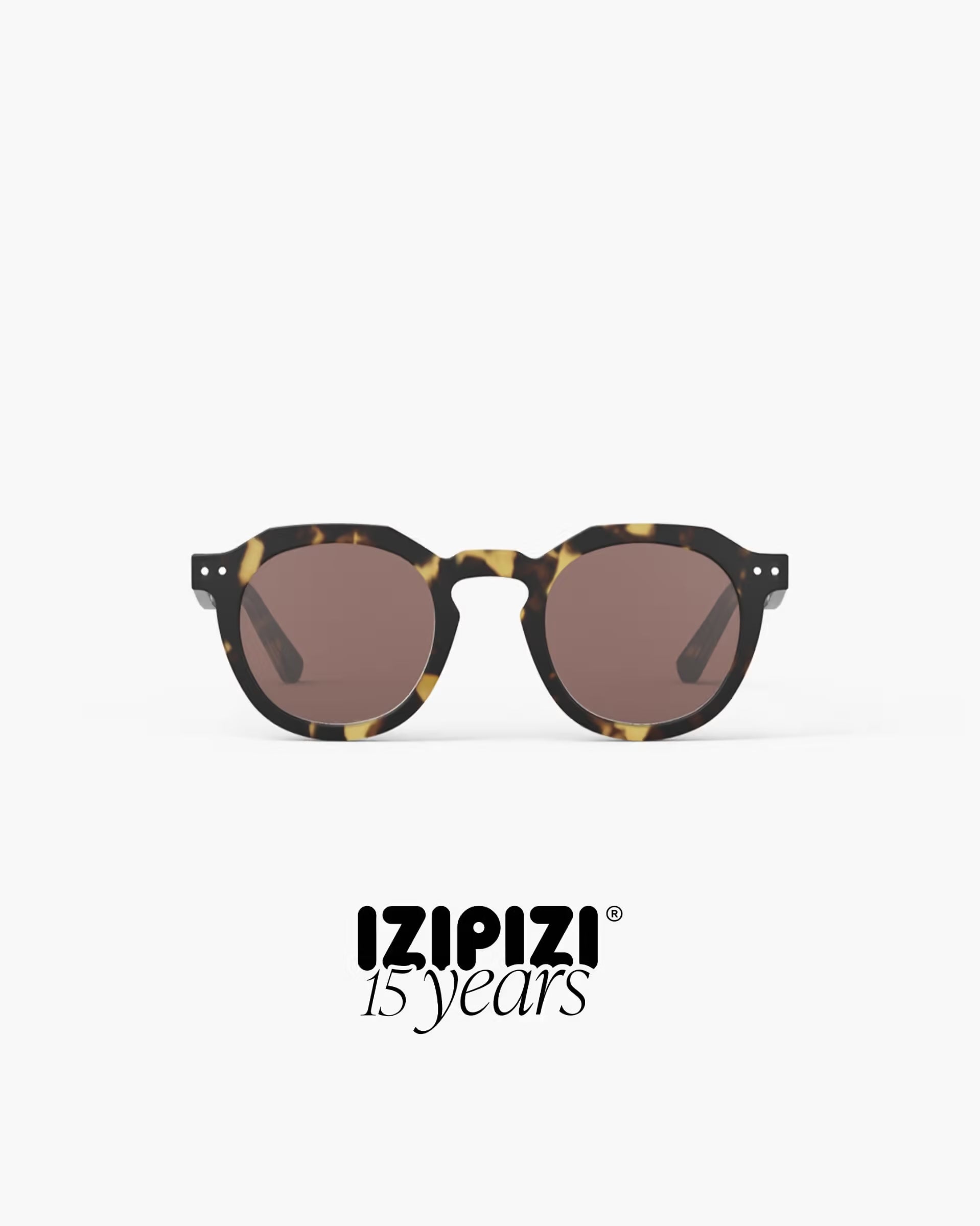 #Echo Sepia Glow – Occhiali da sole unisex dal design vintage | IZIPIZI