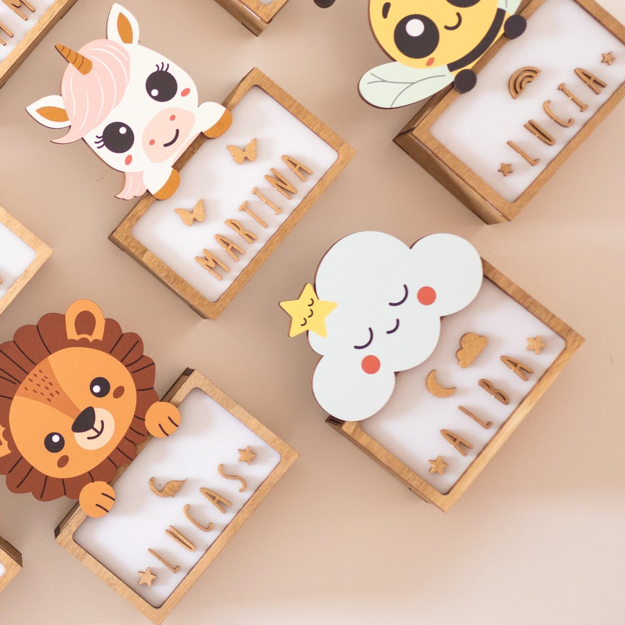 Lampada da tavolo bambino Nuvola personalizzabile con nome – Vintiun