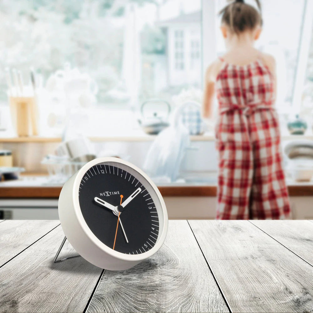 Sveglia da tavolo silenziosa – Design compatto moderno | NeXtime