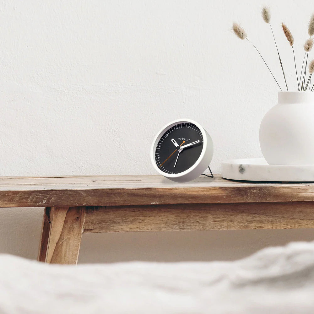 Sveglia da tavolo silenziosa – Design compatto moderno | NeXtime