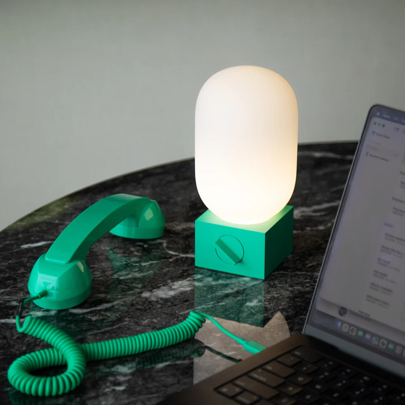POP – Lampada Portatile con Powerbank | Native Union