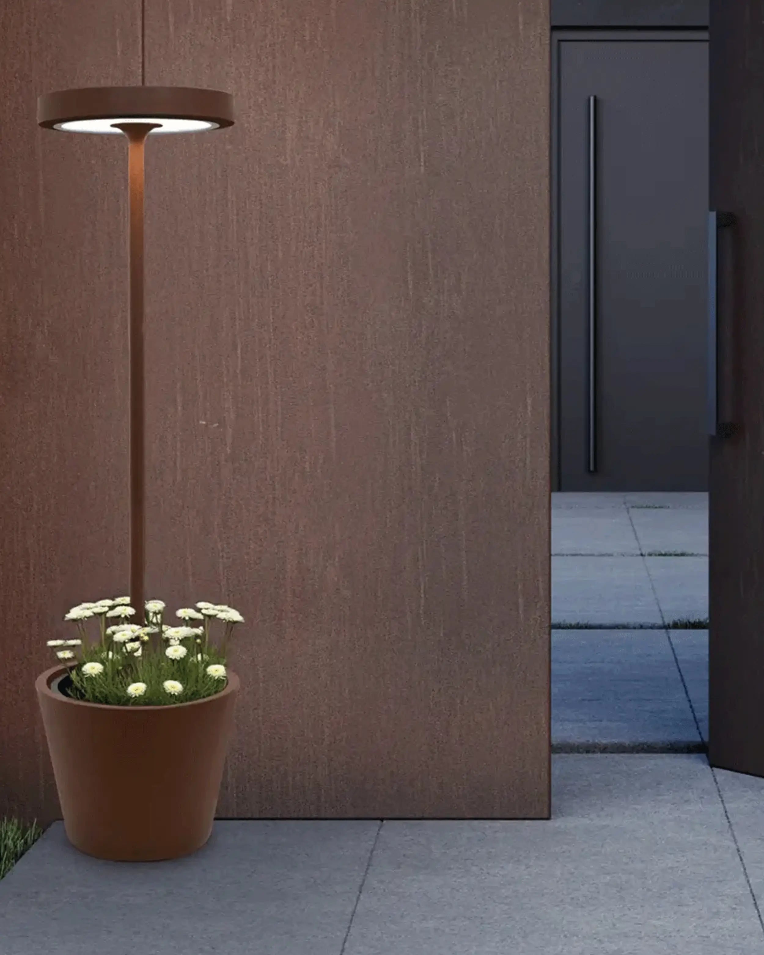zafferano-lampes-a-porter-poldina-reverso-solar-l-wifi-floor-lamp-LD1430R3-corten-2_webp.jpg